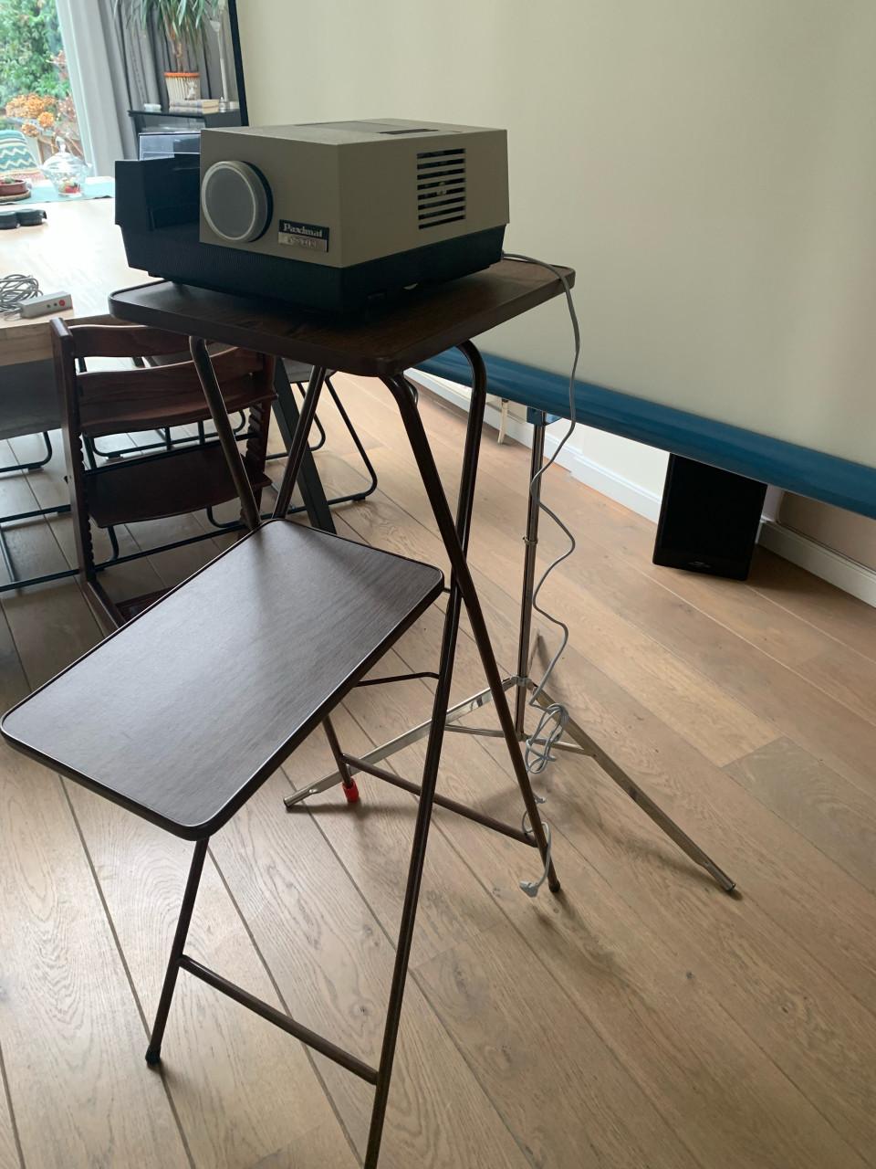 Diaprojector en toebehoren.