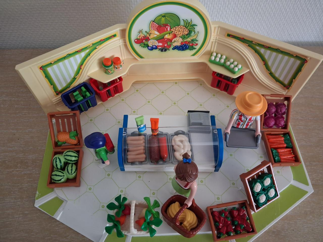 Playmobil winkel met fruit, groente, vlees, fris setnr 9403