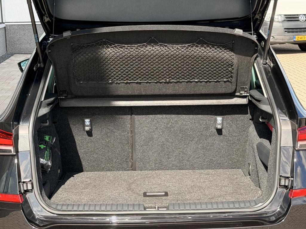 Skoda Kamiq 1.0 tsi scout line | apple carplay | lane assist | stoel/stuur 