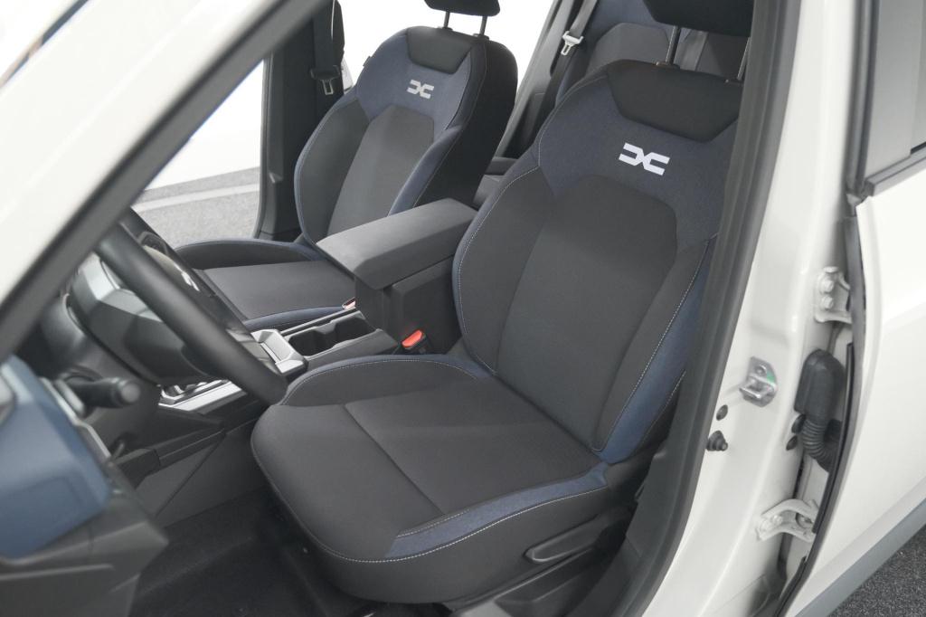 Dacia Duster 1.6 hybrid 140 journey | 360 camera | pack winter | dodehoekde