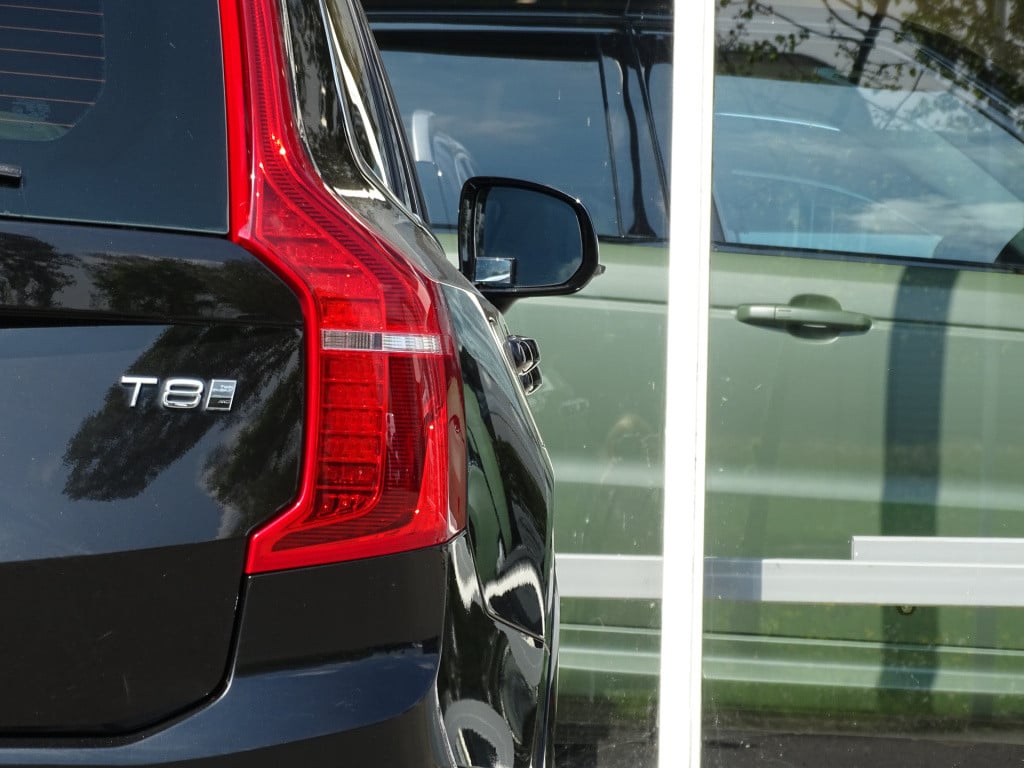 Volvo XC90 2.0 t8 twin engine awd momentum 7-pers | pano