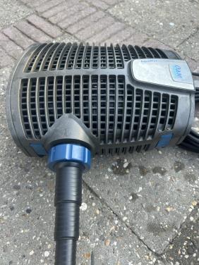 Te koop oase eco primium 4000 sterke en zuinige Vijverpomp en 4000 lpu
