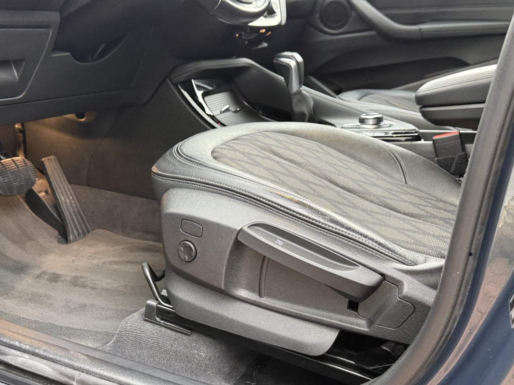 BMW X1 sdrive18i 136pk high executive automaat