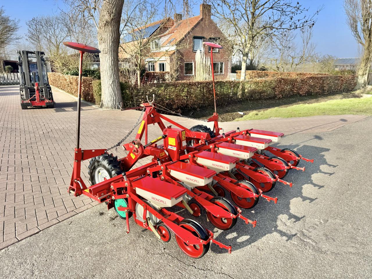 Keverneland 6 rijer bietenzaaier 6x50cm