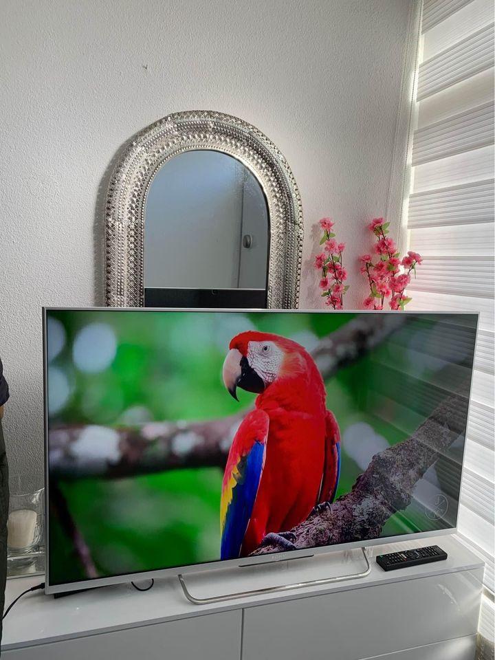 Sony Bravia X-Reality PRO 32 Inch (81cm) Smart Led tv zilver omlijsting