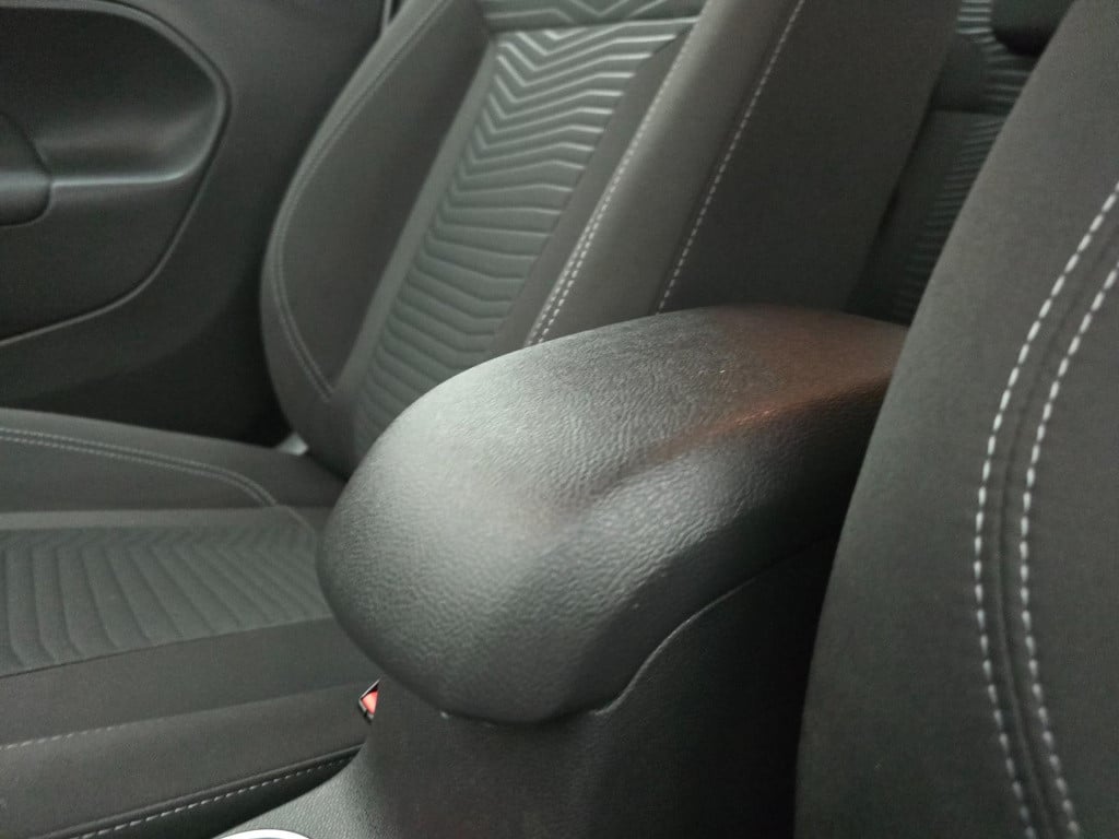 Ford Fiesta occasion 1.0 titanium luxe versie met cruisecontrol en sportvel