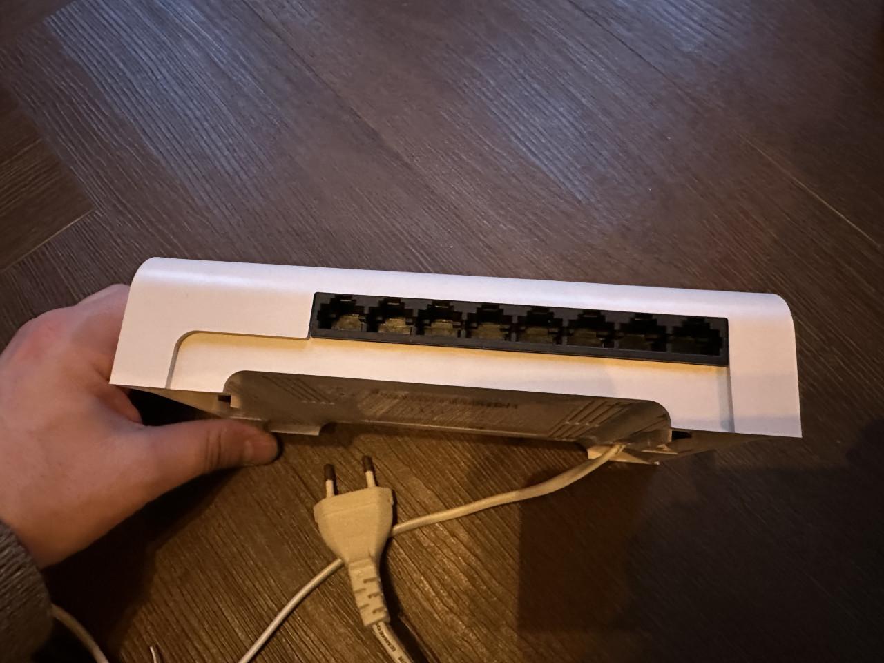 Hirschman 8 port switch met 4 POE poorten