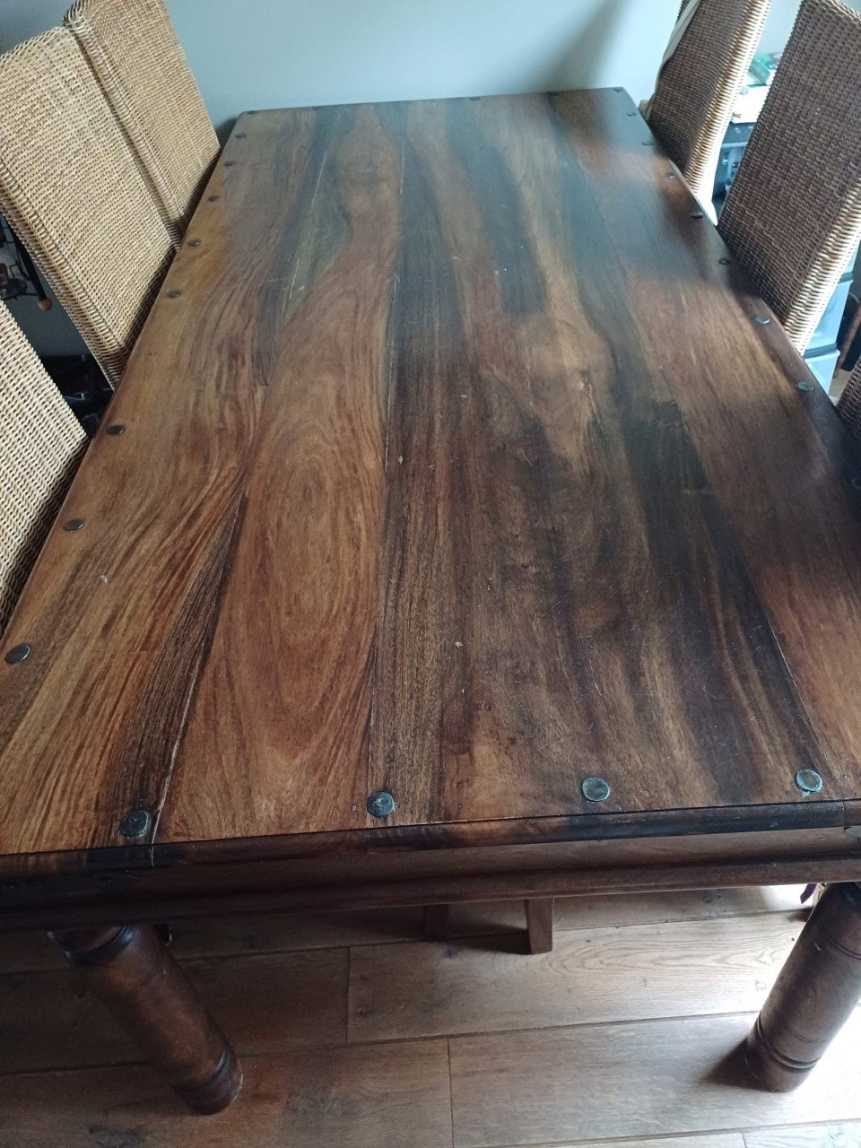 Eettafel met 6 stoelen