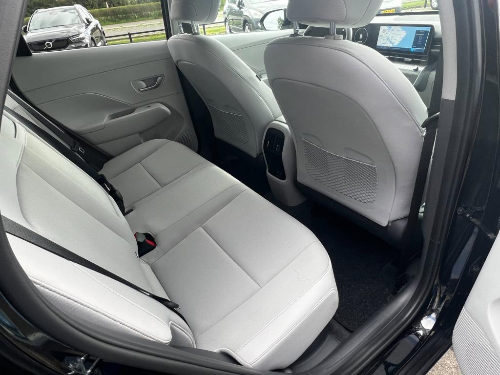 Hyundai Kona 1.6 gdi hev comfort smart, camera, carplay enz.. nieuwstaat!!