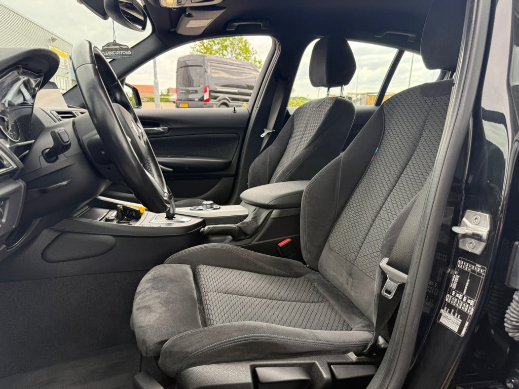 BMW 1 Serie 118i centennial high executive m-sport