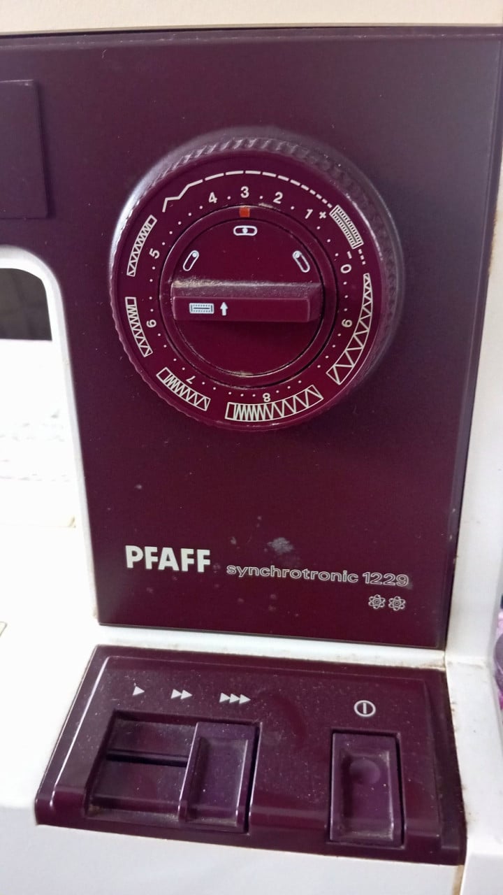 PFAFF SYNCHROTRONIC 1229 supernaaimachine