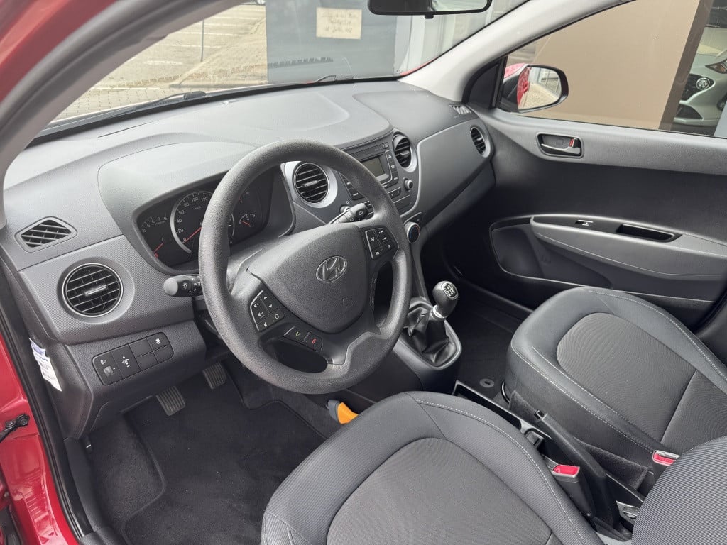 Hyundai I 10 1.0i comfort | trekhaak 13p. | cruise control | airco | blueto