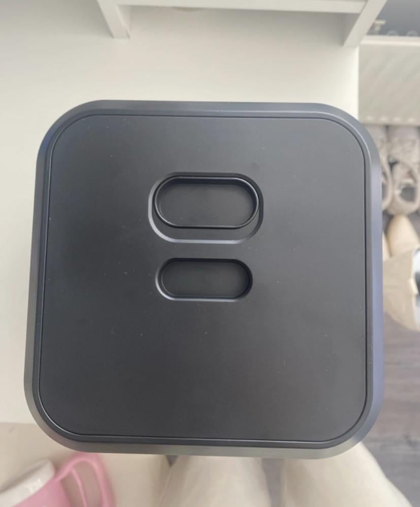 Automatic pet feeder