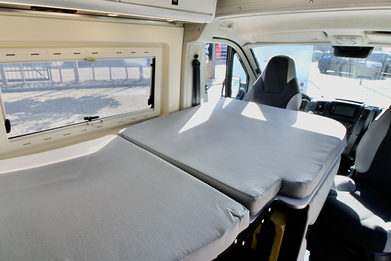 Westfalia Columbus (Vast bed, Als nieuw met veel opties!!!)