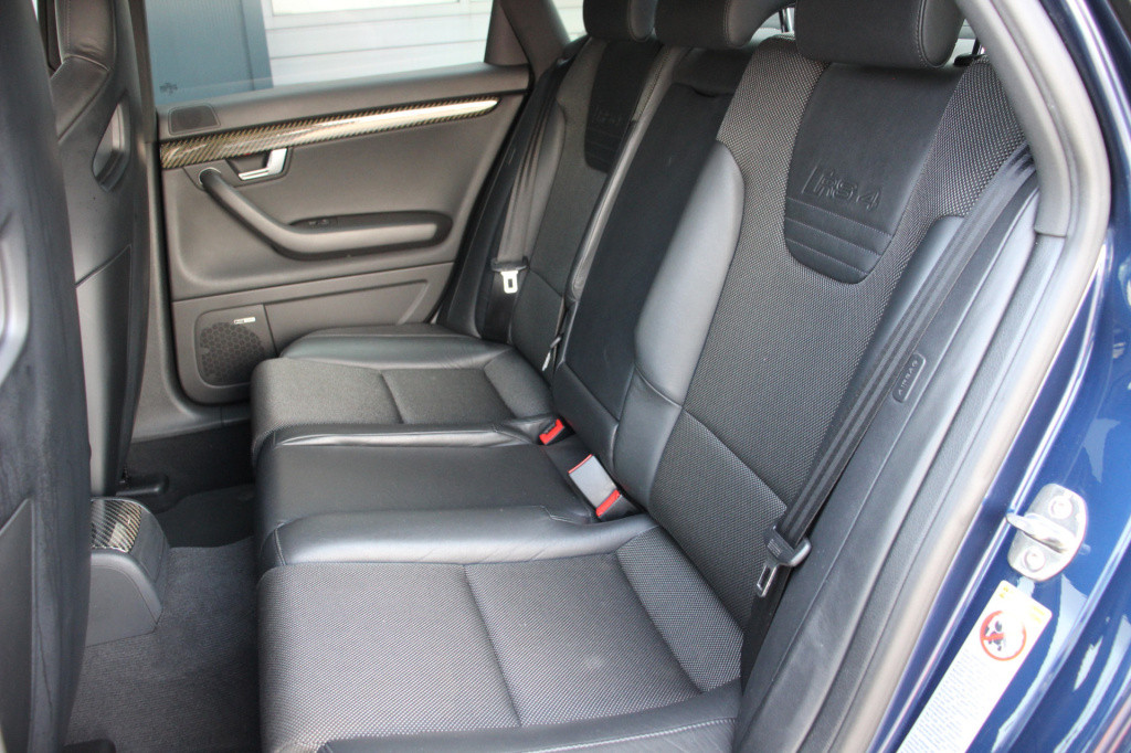 Audi A4 limousine 4.2 v8 rs4 quattro | orig nl | 2de eigenaar | kuipstoelen
