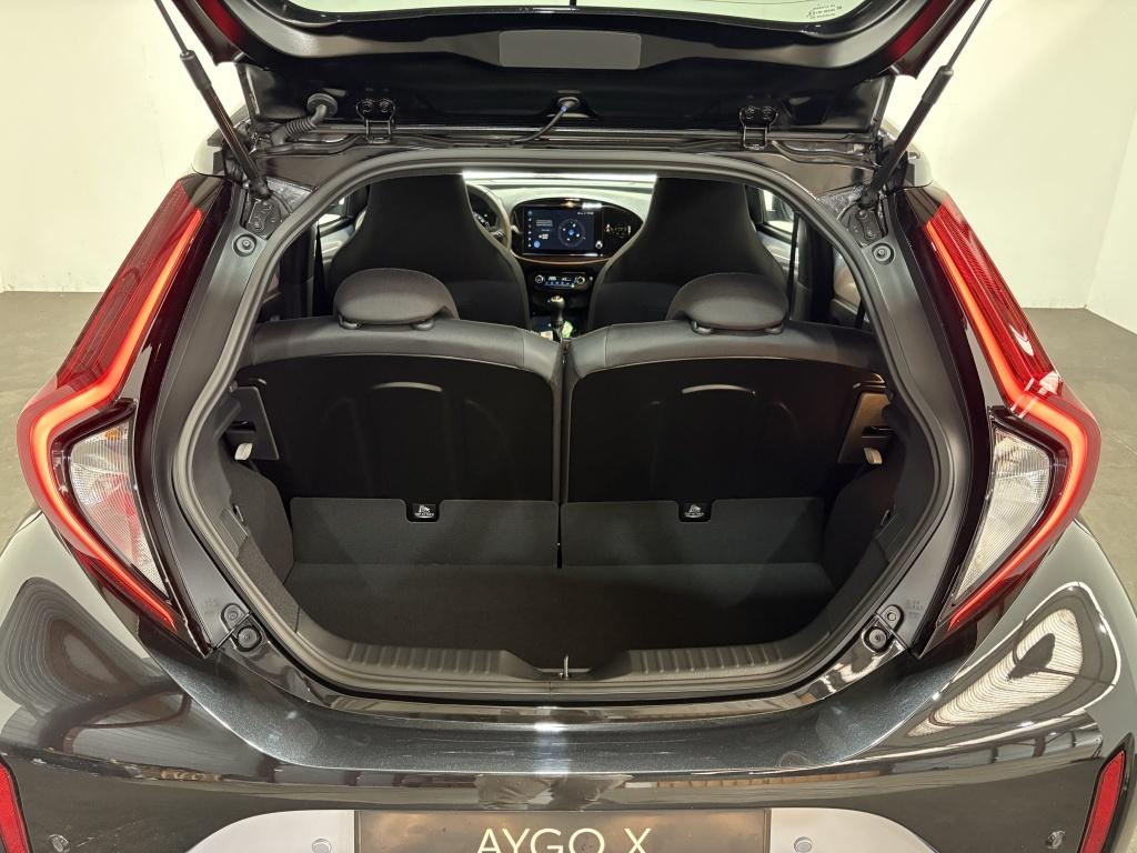 Toyota Aygo x 1.0 vvt-i mt jbl| pdc| stoel.verw| camera| keyless| climate