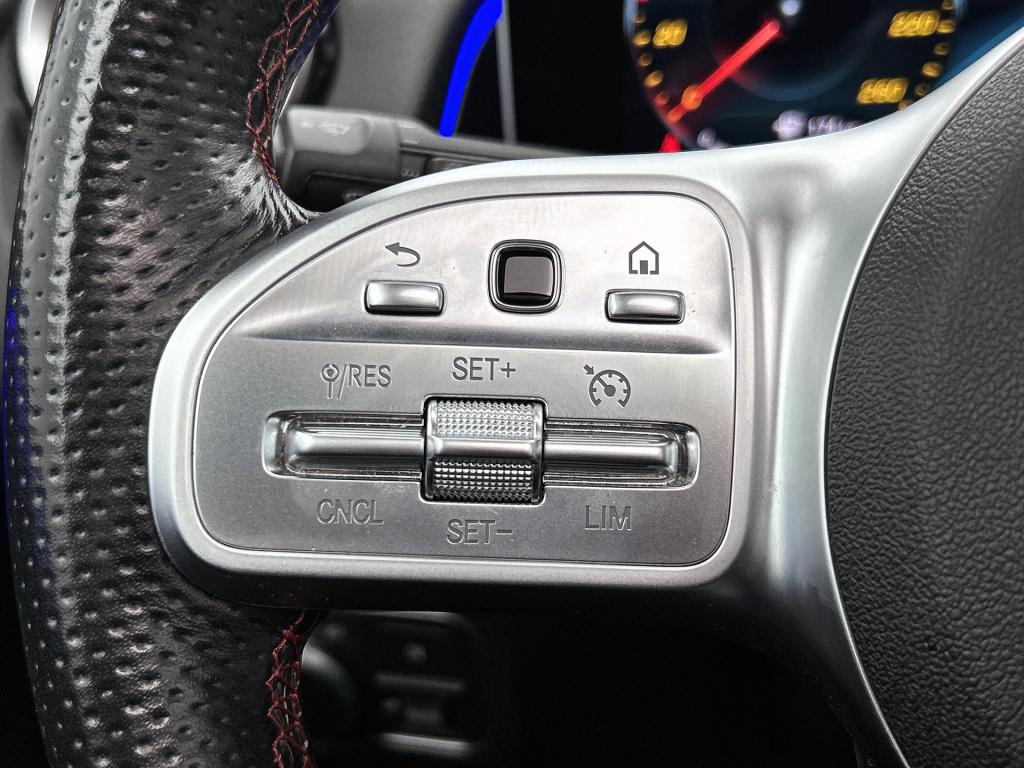 Mercedes-Benz Glb 180 business solution amg | panoramadak | sfeerverlichtin