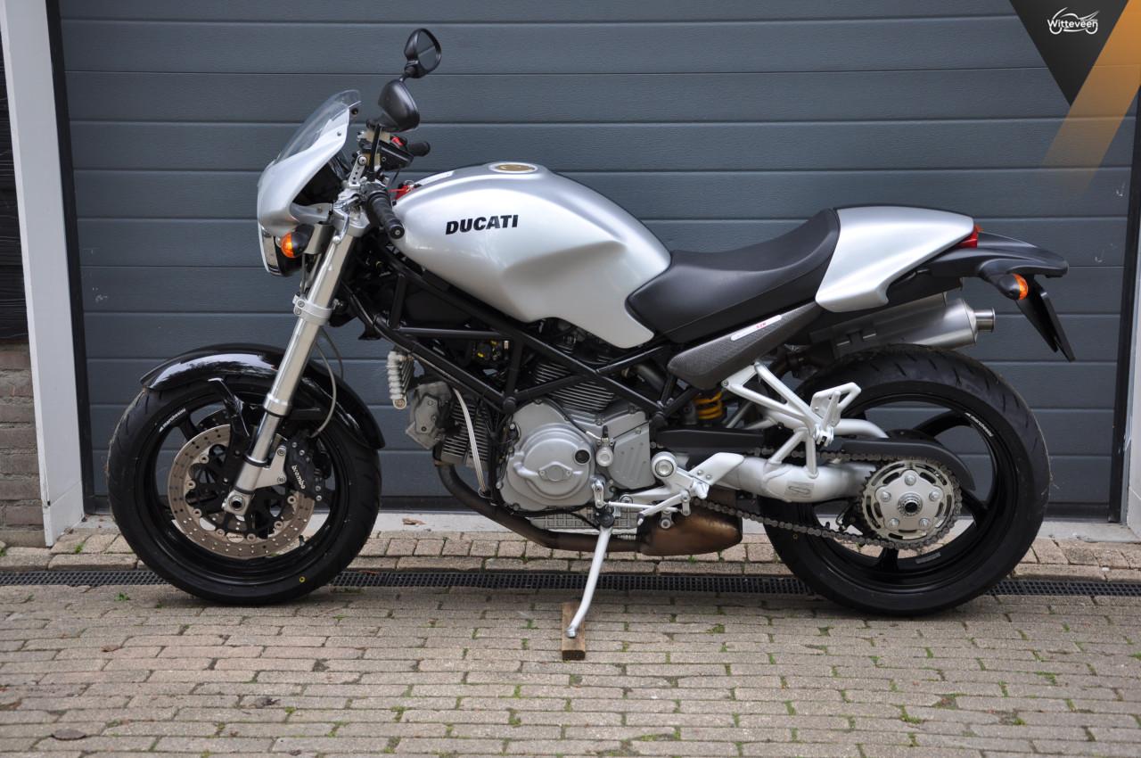 Ducati Monster S2R 1000 9500 kilometers!