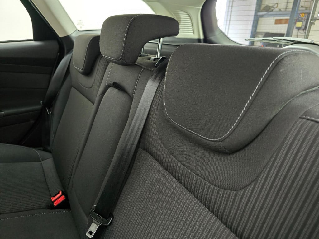 Ford Focus wagon stationwagen titanium luxe versie met cruisecontrol en blu