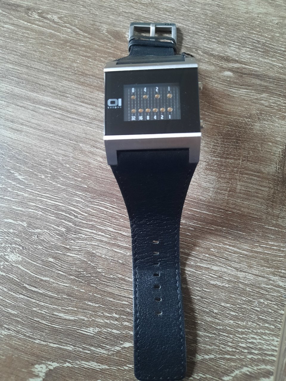 01 THE ONE - KERALA TRANCE Binary LED horloge