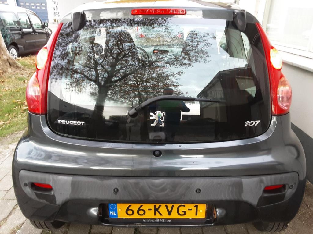 Peugeot 107 1.0-12v sublime