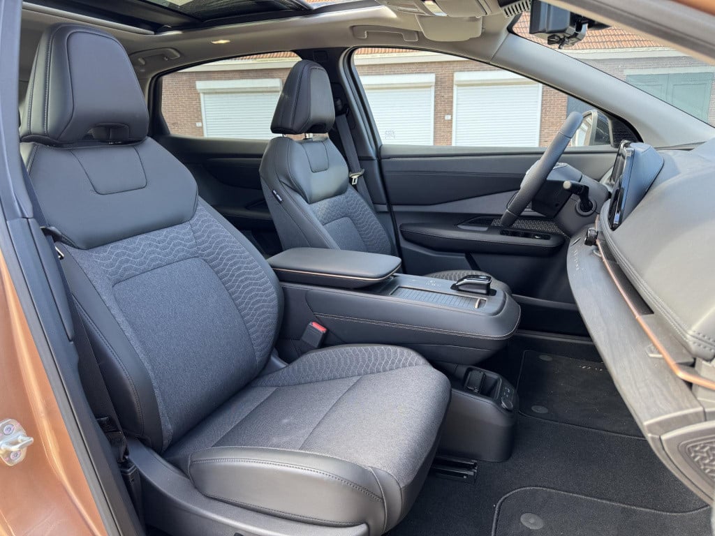 Nissan Ariya advantage edition 66 kwh vision pack + panoramadak