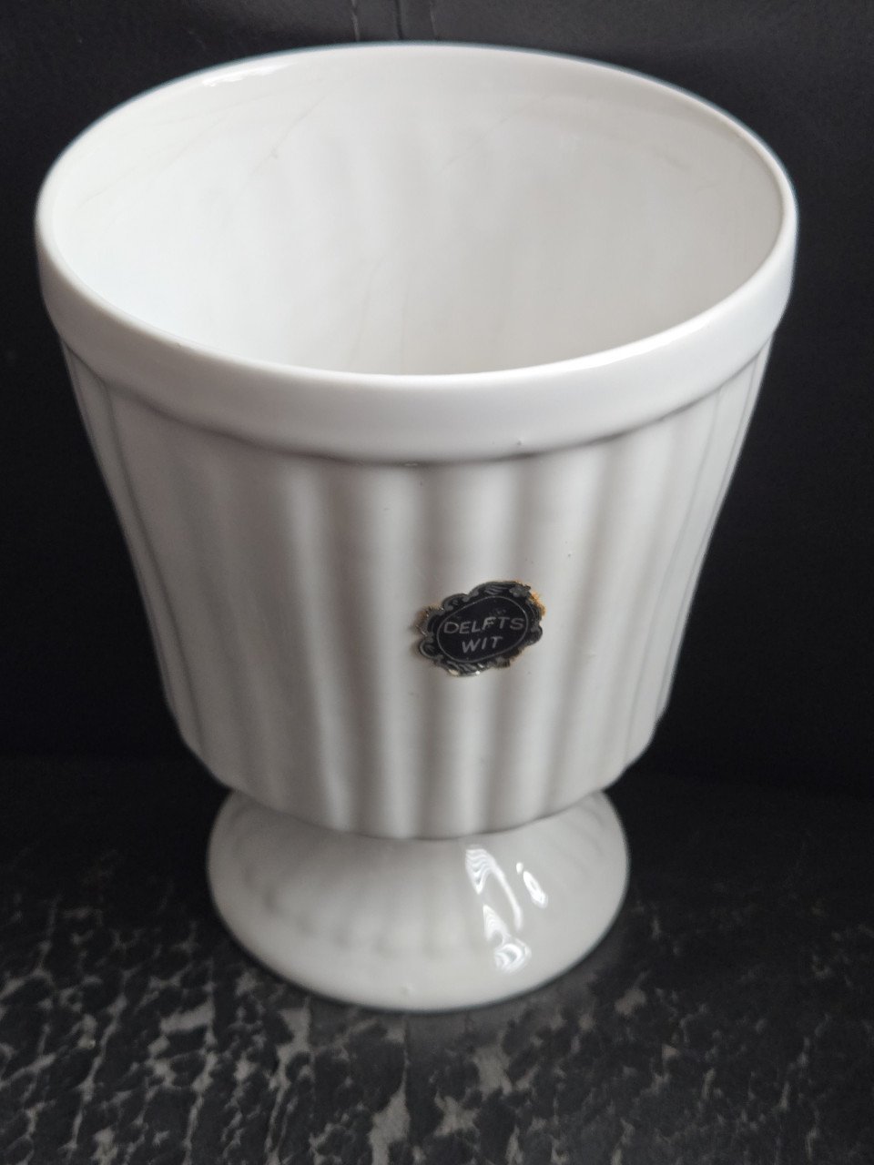 Bloempotje Delfts wit Porcelyte 217 H 13.5 Diam. 11 cm