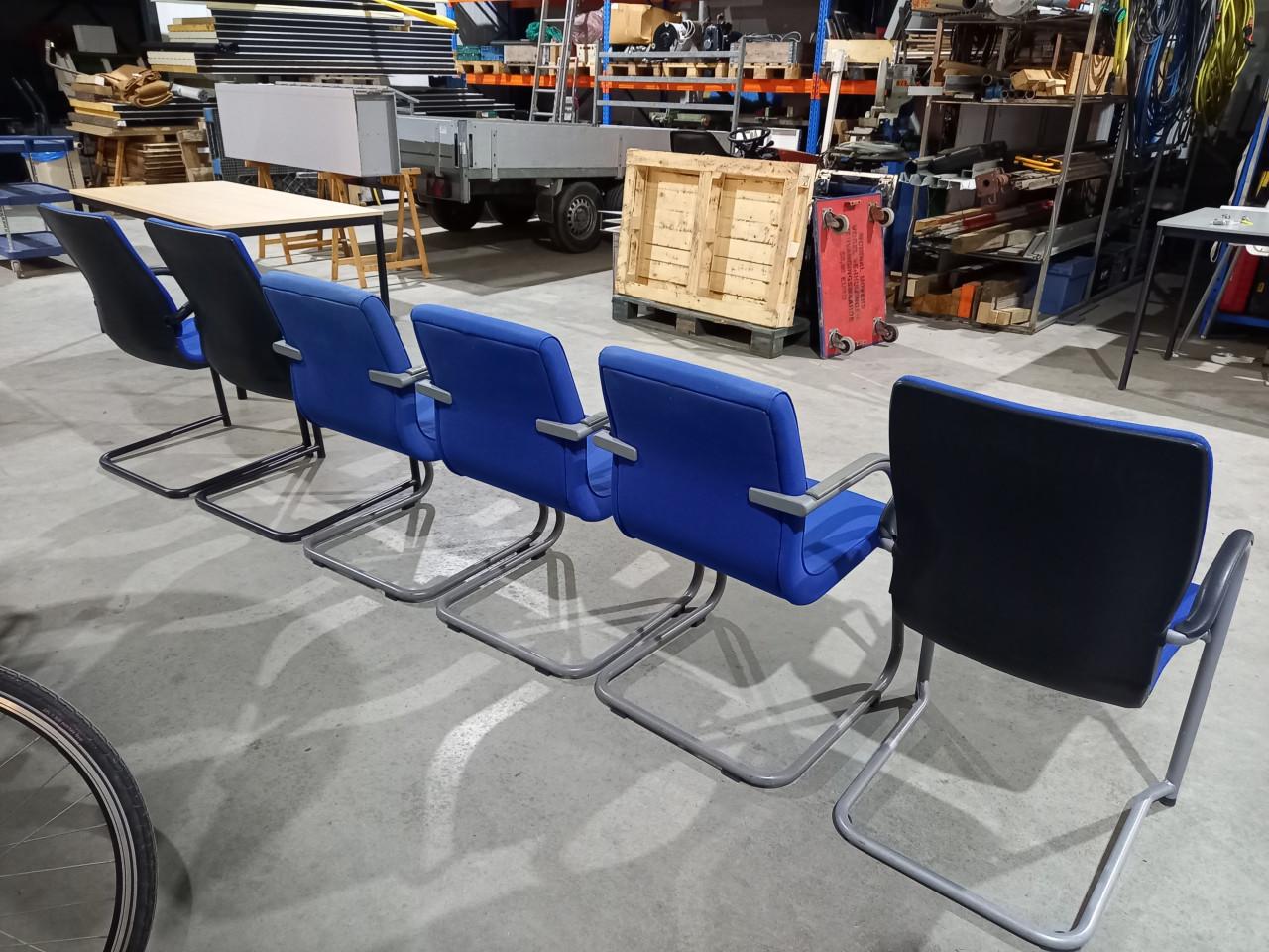 Stoelen sledestoelen