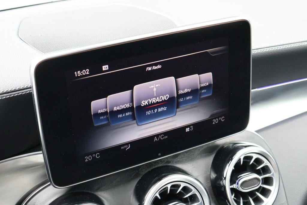 Mercedes-Benz Glc amg 43 4matic 367 pk i luchtvering i airmatic i panoramad