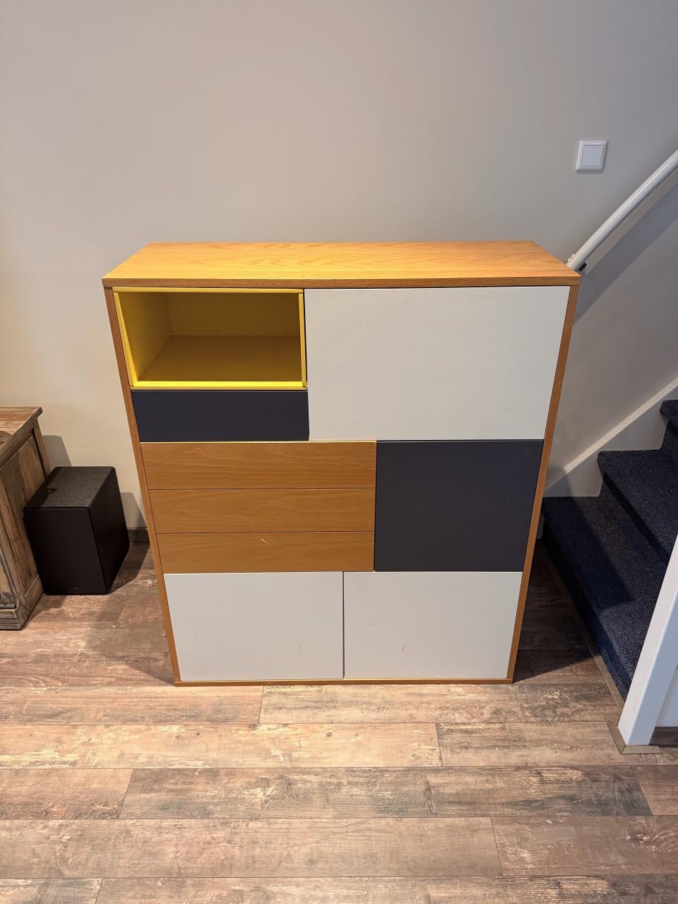 Mooie designkast hout/wit/antraciet/geel