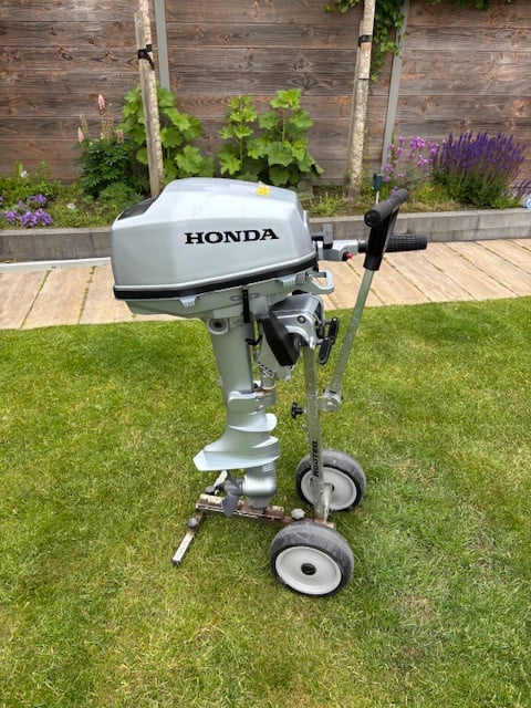 Quicksilver rubberboot met Honda 5pk buitenboordmotor + handtrailer