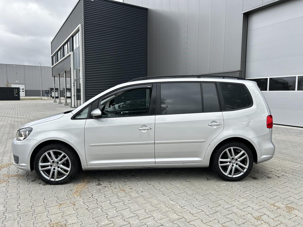 Volkswagen Touran 1.6 TDI/Virtual cockpit/DSG/GRIJS KENTEKEN