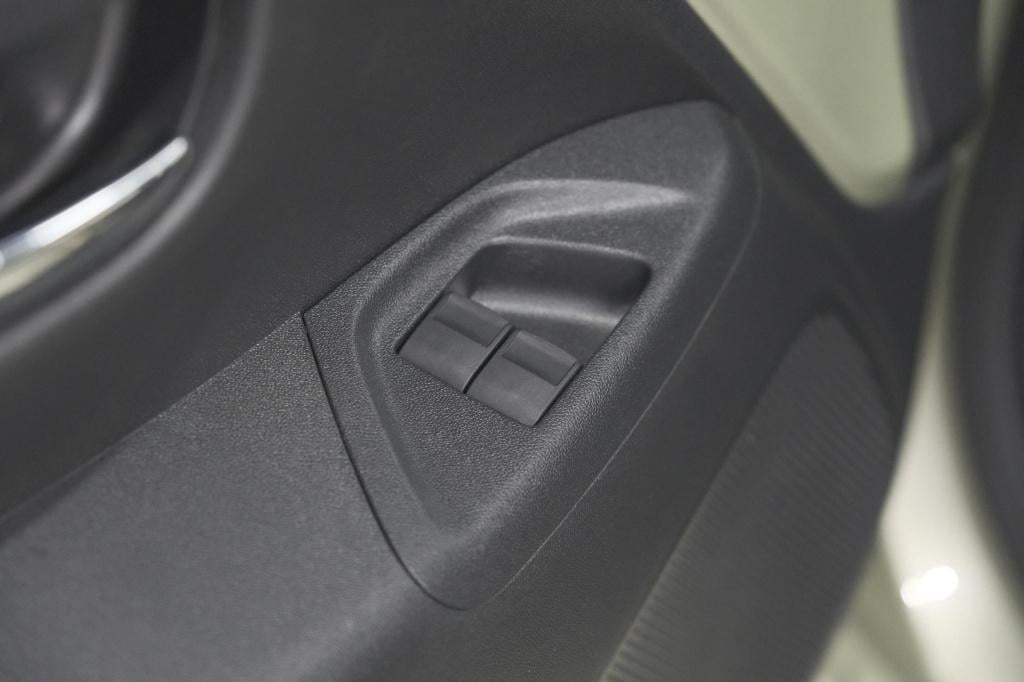 Peugeot 108 1.0 e-vti allure | camera | climate control | apple carplay | 1