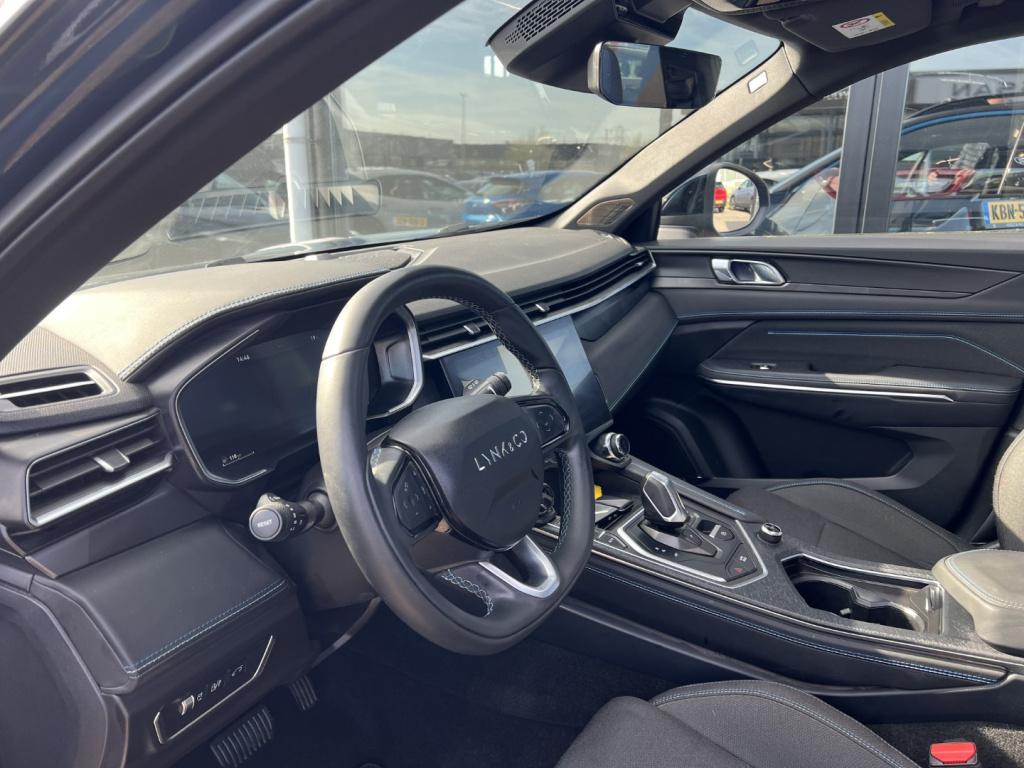 Lynk & Co 01 1.5 261pk phev plug inn hybrid , pano dak,car play, adaptive c