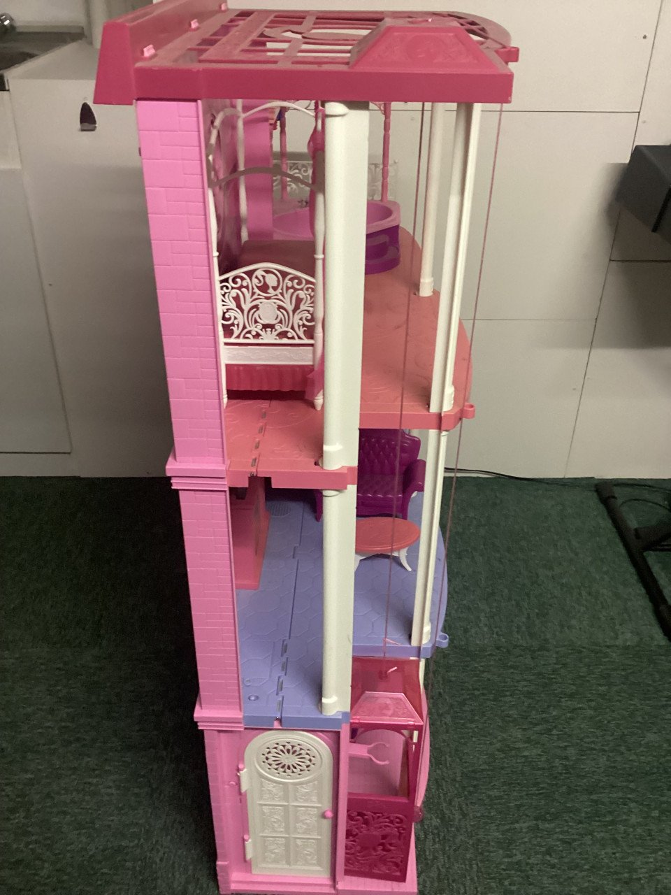Barbiehuis met klein huisje erbij