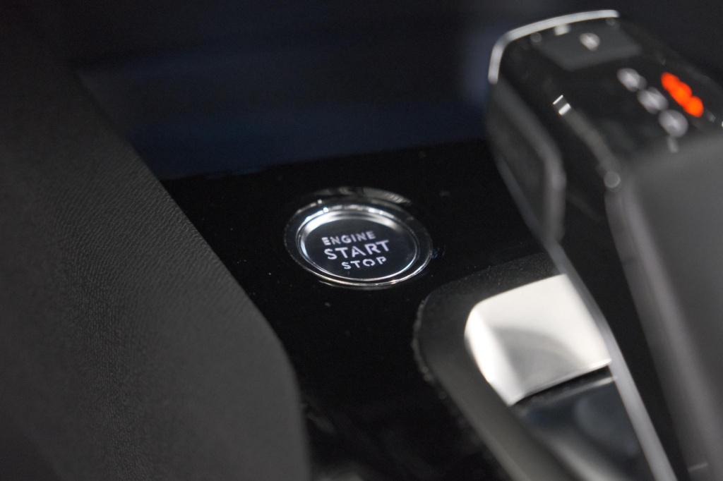 Peugeot 3008 puretech 130 eat8 gt | camera | adaptieve cruise control | alc