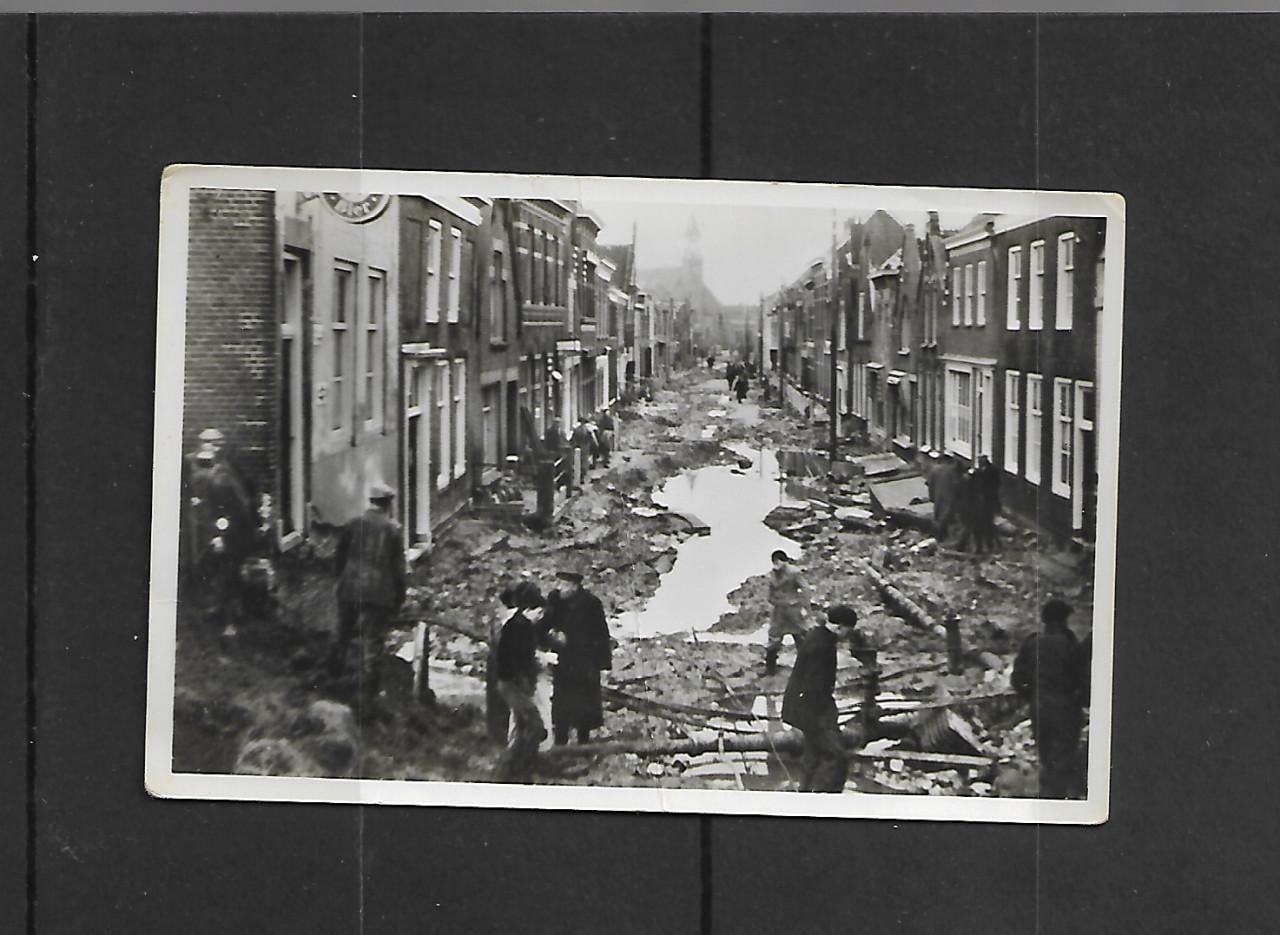 Ansichtkaart   A  131 Langestraat  doorbraak 1 februari 1953