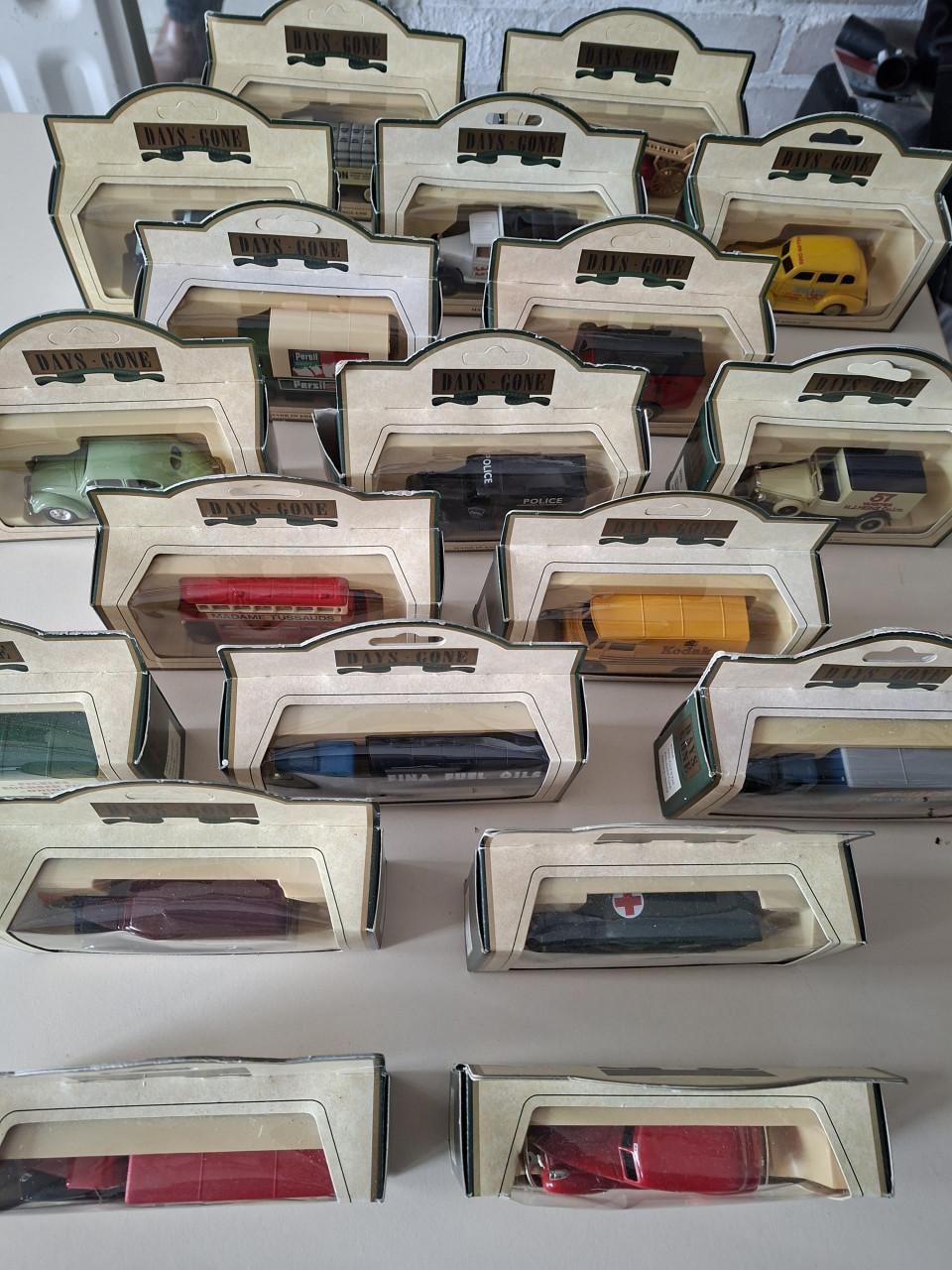 Speciale verzameling miniatuur auto's DAYS GONE