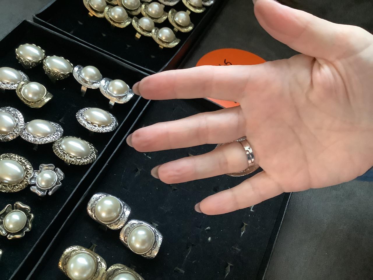 Partij verstelbare ringen.   Actie, Actie, Actie. ( partij 45)