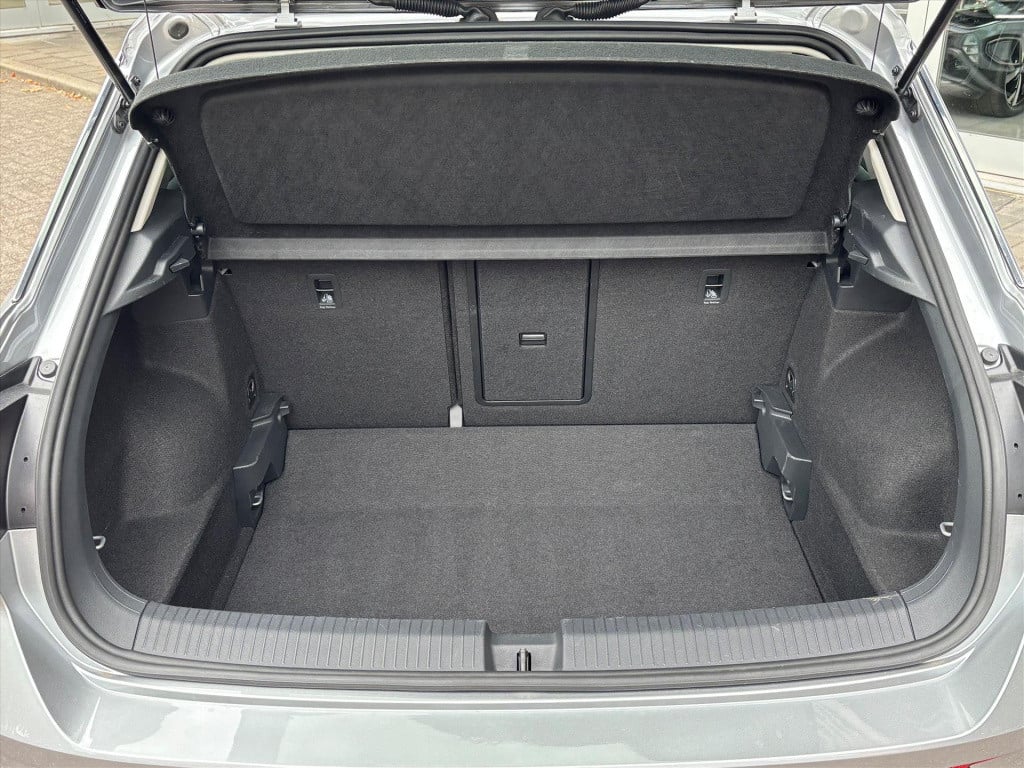 Volkswagen T-roc 1.0 tsi 110pk life| carplay| autom inparkeren|led| rijklaa