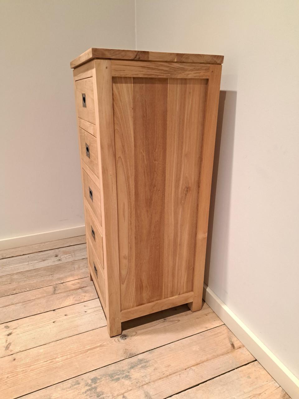 MOET WEG!!  Massief teak ladenkasten en salontafels !! (Zie advertentie)