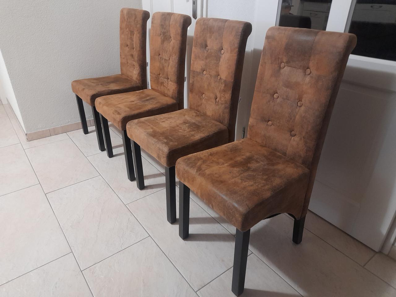 4 Prachtige stoelen (z.g.a.n.)