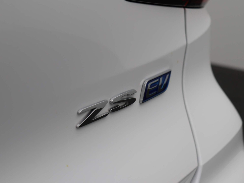MG Zs-ev standard range luxury 50 kwh | ecc | navi | leder | schuifdak | pd