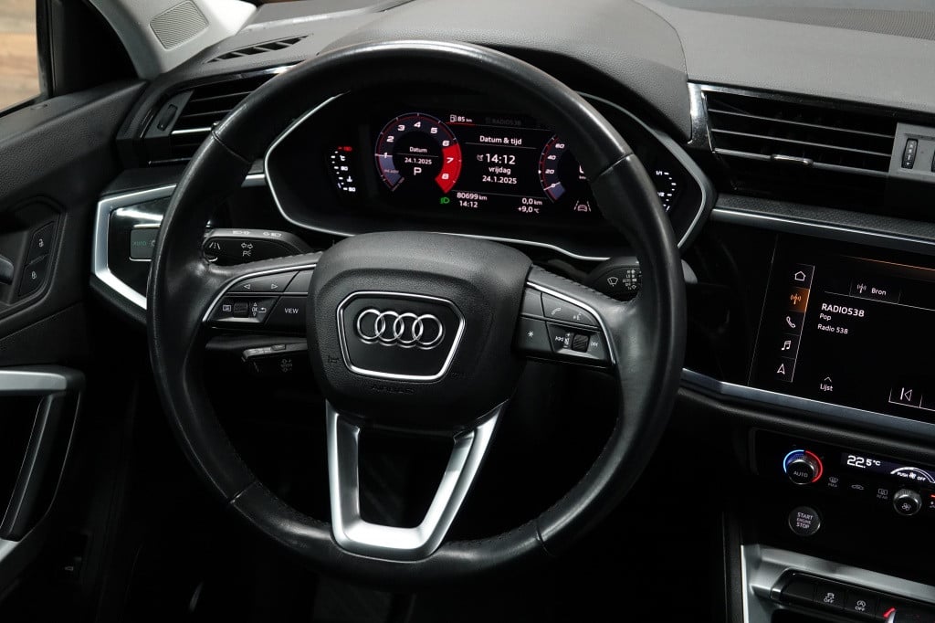 Audi Q3 1.5 tfsi | panoramadak | pdc |