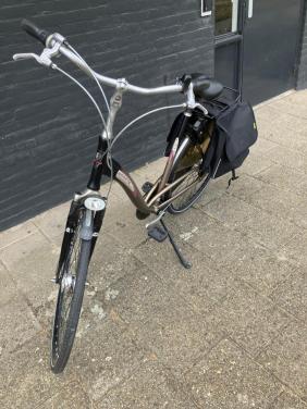 Te koop: een zeer mooie damesfiets