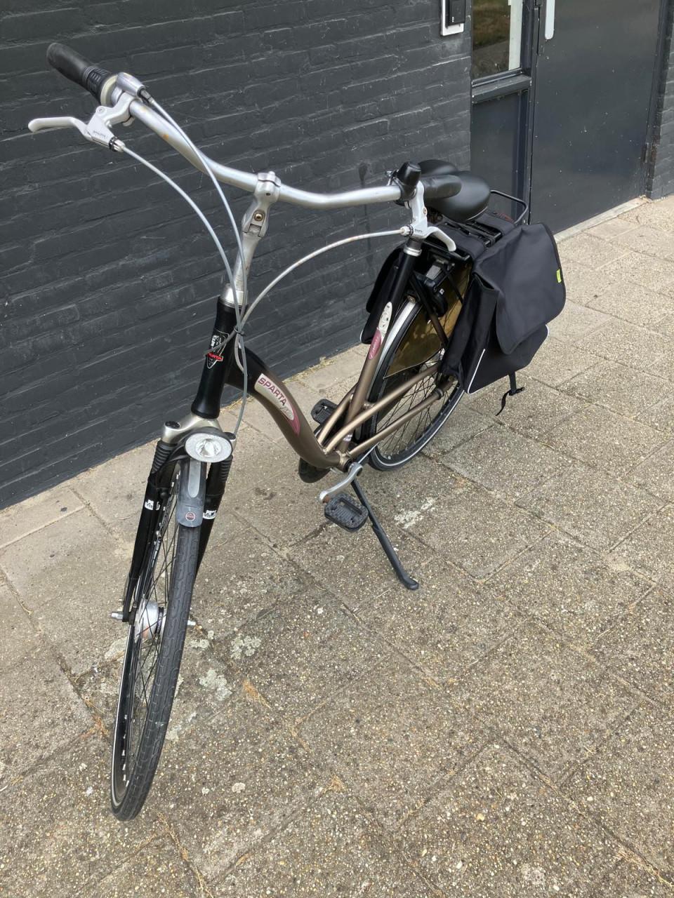 Te koop: een zeer mooie damesfiets