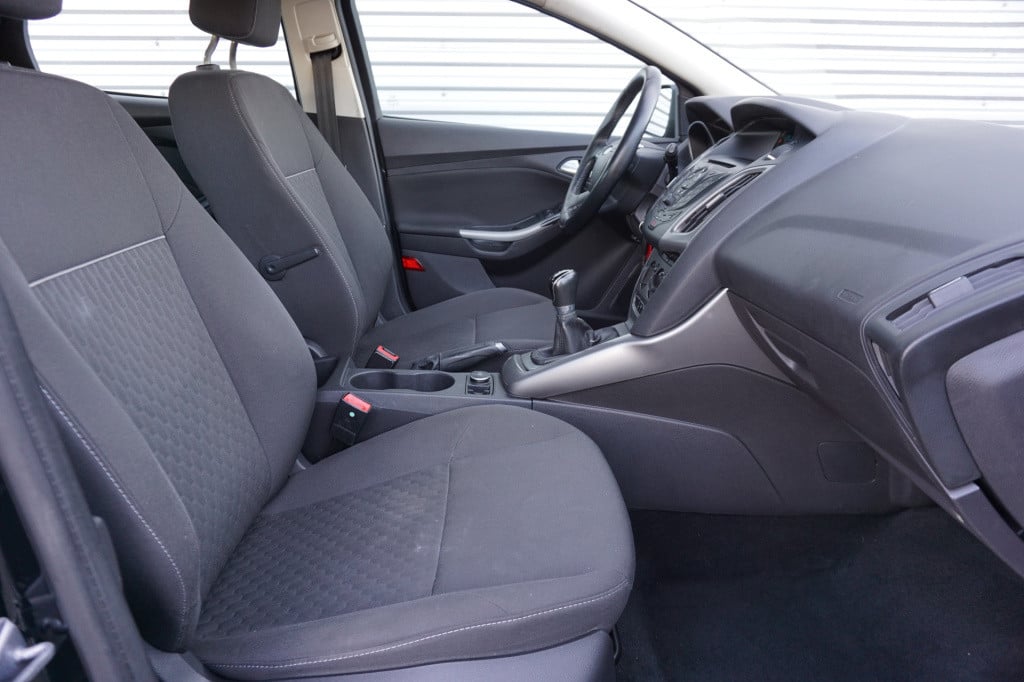 Ford Focus 1.0 ecoboost edition airco / cruise / elektr. ramen / lm velgen 