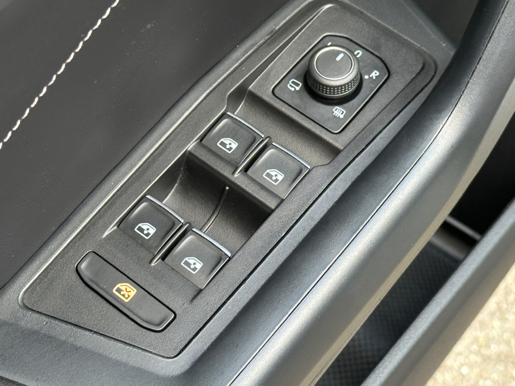 Volkswagen T-roc 1.5 tsi 150pk dsg style | dode hoek | camera | keyless | e