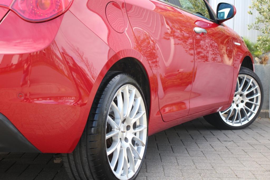 Alfa Romeo Giulietta 1.4 turbo turismo -170 pk - trekhaak - panoramadak - p