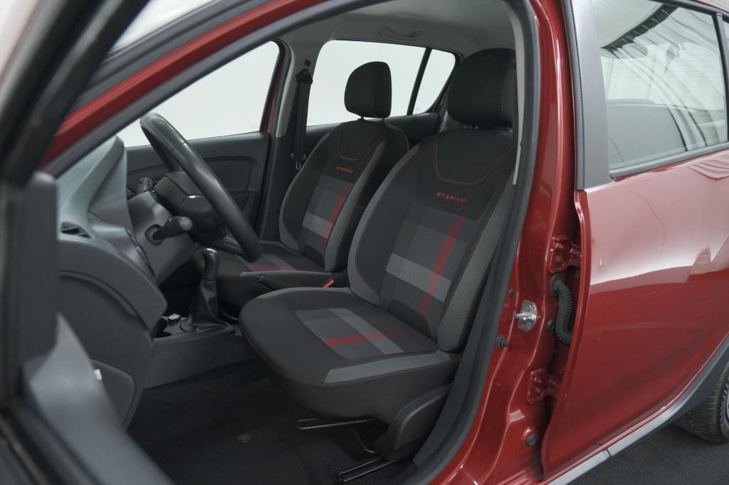 Dacia Sandero tce 90 tech road | trekhaak | navigatie | parkeersensoren